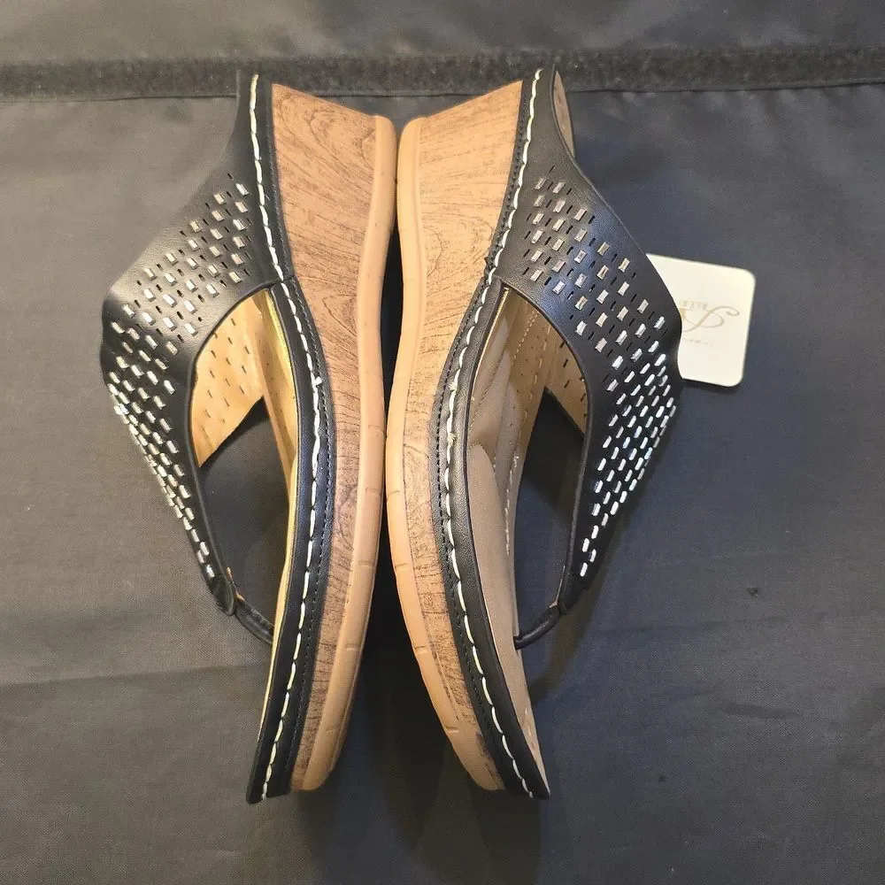 BRAND NEW COMFORT BY ALEXIX BENDEL JEWEL DESIGN THONG WEDGE WOMENS SANDAL